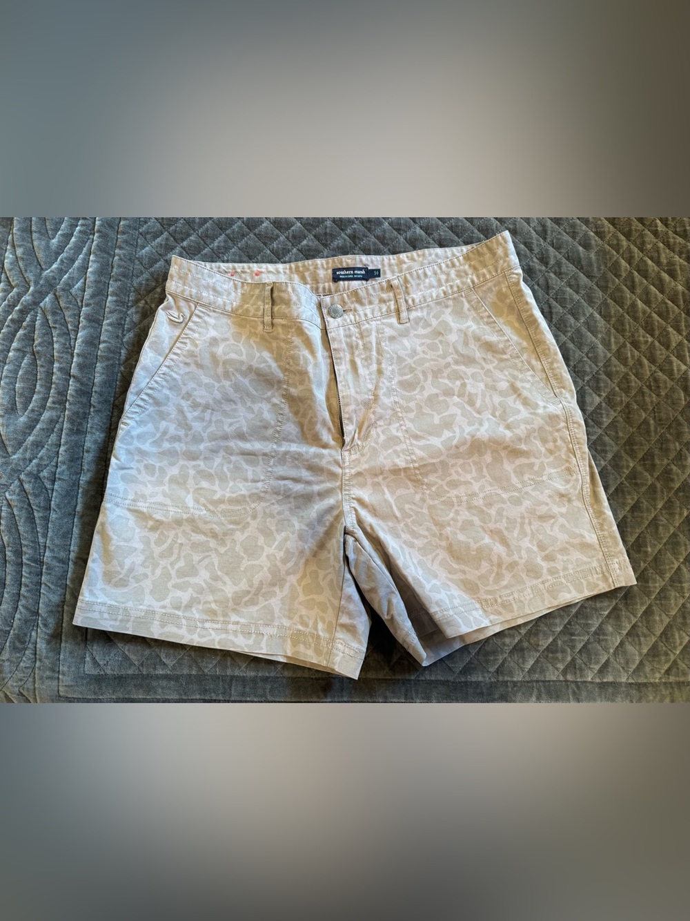 Southern Marsh Men's size 34 Light Tan Subtle Camo Shorts